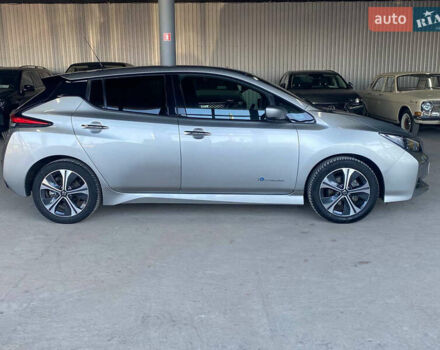 Серый Ниссан Лиф, объемом двигателя 0 л и пробегом 43 тыс. км за 12999 $, фото 3 на Automoto.ua