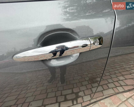 Серый Ниссан Лиф, объемом двигателя 0 л и пробегом 125 тыс. км за 12100 $, фото 8 на Automoto.ua