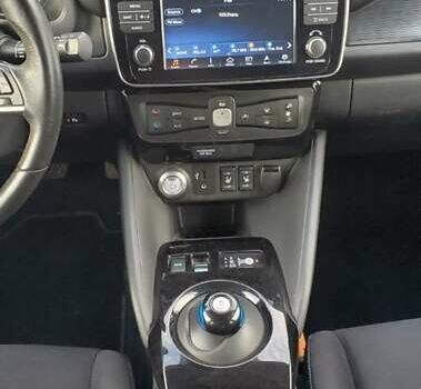 Серый Ниссан Лиф, объемом двигателя 0 л и пробегом 175 тыс. км за 12100 $, фото 4 на Automoto.ua