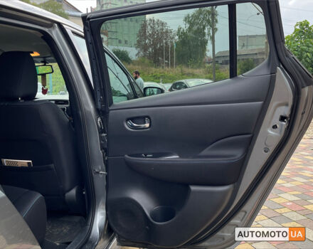 Сірий Ніссан Ліф, об'ємом двигуна 40 л та пробігом 70 тис. км за 14500 $, фото 23 на Automoto.ua