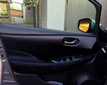 Серый Ниссан Лиф, объемом двигателя 0.11 л и пробегом 139 тыс. км за 12500 $, фото 6 на Automoto.ua