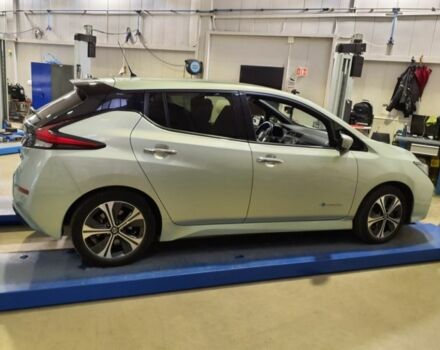 Серый Ниссан Лиф, объемом двигателя 0 л и пробегом 77 тыс. км за 11700 $, фото 3 на Automoto.ua