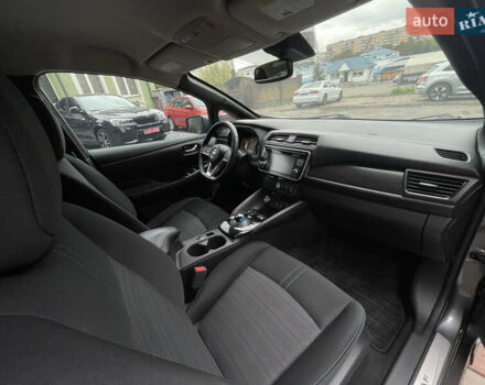 Серый Ниссан Лиф, объемом двигателя 0 л и пробегом 125 тыс. км за 12100 $, фото 18 на Automoto.ua