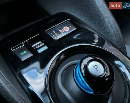 Серый Ниссан Лиф, объемом двигателя 0 л и пробегом 69 тыс. км за 15800 $, фото 29 на Automoto.ua