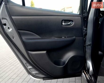 Сірий Ніссан Ліф, об'ємом двигуна 0 л та пробігом 119 тис. км за 12300 $, фото 141 на Automoto.ua