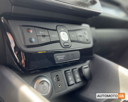 Серый Ниссан Лиф, объемом двигателя 40 л и пробегом 180 тыс. км за 14800 $, фото 16 на Automoto.ua