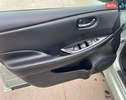 Серый Ниссан Лиф, объемом двигателя 0 л и пробегом 102 тыс. км за 13200 $, фото 18 на Automoto.ua