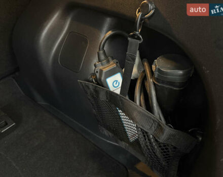 Серый Ниссан Лиф, объемом двигателя 0 л и пробегом 130 тыс. км за 11999 $, фото 40 на Automoto.ua