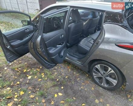 Серый Ниссан Лиф, объемом двигателя 0 л и пробегом 98 тыс. км за 13200 $, фото 13 на Automoto.ua