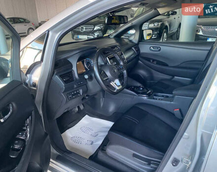 Серый Ниссан Лиф, объемом двигателя 0 л и пробегом 43 тыс. км за 12999 $, фото 8 на Automoto.ua