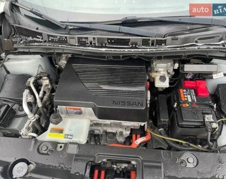 Серый Ниссан Лиф, объемом двигателя 0 л и пробегом 102 тыс. км за 13200 $, фото 32 на Automoto.ua