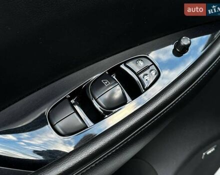 Серый Ниссан Лиф, объемом двигателя 0 л и пробегом 69 тыс. км за 15800 $, фото 31 на Automoto.ua