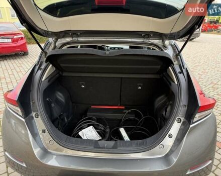 Серый Ниссан Лиф, объемом двигателя 0 л и пробегом 127 тыс. км за 12400 $, фото 32 на Automoto.ua