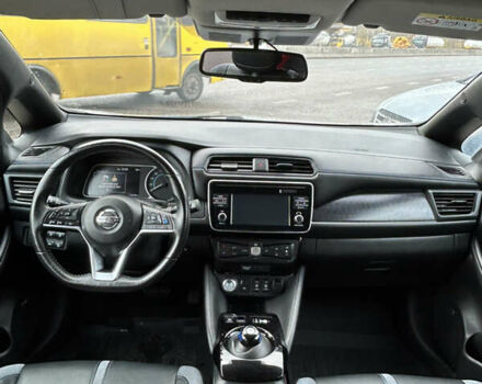 Серый Ниссан Лиф, объемом двигателя 0 л и пробегом 134 тыс. км за 13200 $, фото 6 на Automoto.ua