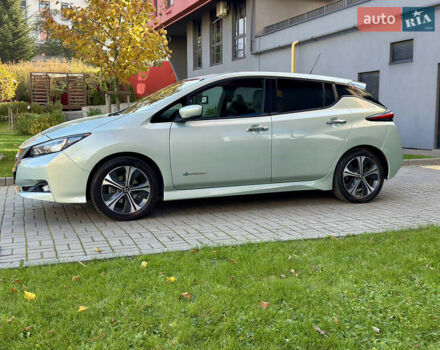 Серый Ниссан Лиф, объемом двигателя 0 л и пробегом 132 тыс. км за 12400 $, фото 7 на Automoto.ua