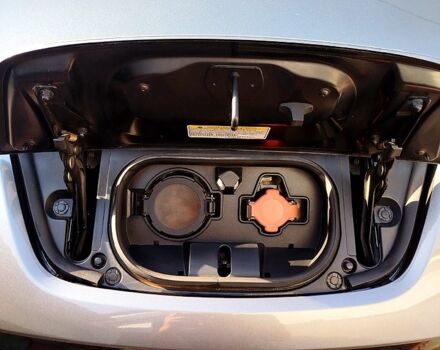 Серый Ниссан Лиф, объемом двигателя 0.11 л и пробегом 139 тыс. км за 12500 $, фото 7 на Automoto.ua