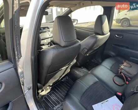 Серый Ниссан Лиф, объемом двигателя 0 л и пробегом 110 тыс. км за 12300 $, фото 6 на Automoto.ua