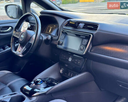 Серый Ниссан Лиф, объемом двигателя 0 л и пробегом 125 тыс. км за 12400 $, фото 10 на Automoto.ua