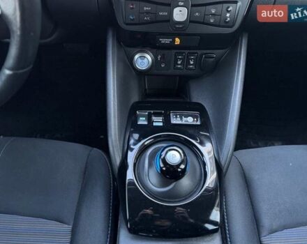 Серый Ниссан Лиф, объемом двигателя 0 л и пробегом 160 тыс. км за 10999 $, фото 21 на Automoto.ua