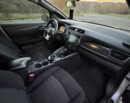 Серый Ниссан Лиф, объемом двигателя 0 л и пробегом 150 тыс. км за 10800 $, фото 6 на Automoto.ua