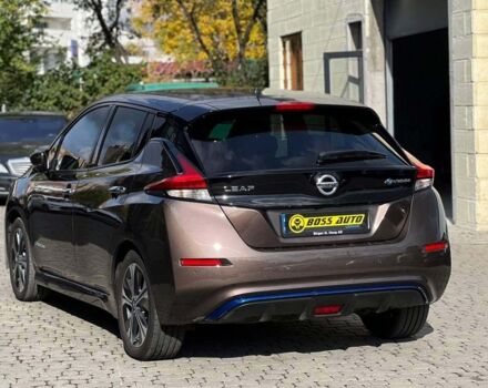 Сірий Ніссан Ліф, об'ємом двигуна 40 л та пробігом 78 тис. км за 15300 $, фото 5 на Automoto.ua