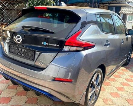 Серый Ниссан Лиф, объемом двигателя 0.11 л и пробегом 138 тыс. км за 13500 $, фото 2 на Automoto.ua