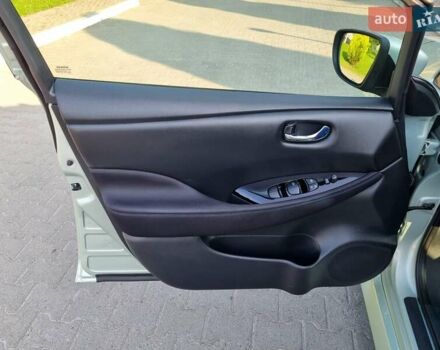 Сірий Ніссан Ліф, об'ємом двигуна 0 л та пробігом 173 тис. км за 10850 $, фото 18 на Automoto.ua