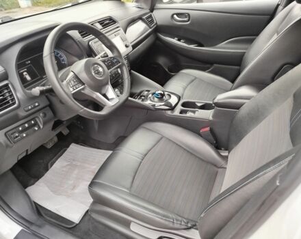 Серый Ниссан Лиф, объемом двигателя 0 л и пробегом 139 тыс. км за 11100 $, фото 4 на Automoto.ua