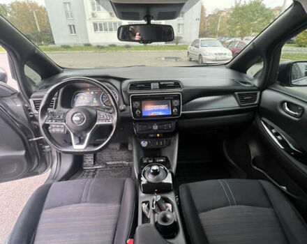 Серый Ниссан Лиф, объемом двигателя 0 л и пробегом 105 тыс. км за 12500 $, фото 7 на Automoto.ua