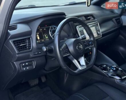 Серый Ниссан Лиф, объемом двигателя 0 л и пробегом 160 тыс. км за 10999 $, фото 19 на Automoto.ua