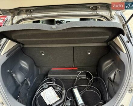 Серый Ниссан Лиф, объемом двигателя 0 л и пробегом 127 тыс. км за 12400 $, фото 33 на Automoto.ua