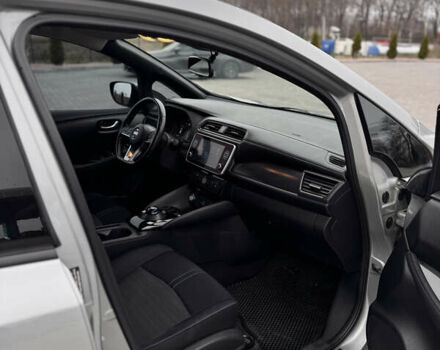 Серый Ниссан Лиф, объемом двигателя 0 л и пробегом 73 тыс. км за 13800 $, фото 26 на Automoto.ua