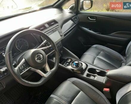 Серый Ниссан Лиф, объемом двигателя 0 л и пробегом 61 тыс. км за 14200 $, фото 15 на Automoto.ua