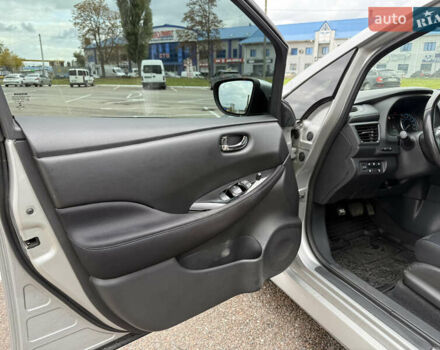 Сірий Ніссан Ліф, об'ємом двигуна 0 л та пробігом 148 тис. км за 13333 $, фото 25 на Automoto.ua