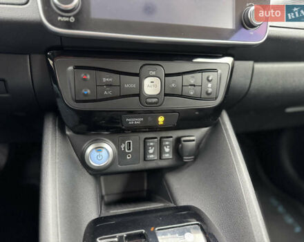 Серый Ниссан Лиф, объемом двигателя 0 л и пробегом 80 тыс. км за 15699 $, фото 48 на Automoto.ua