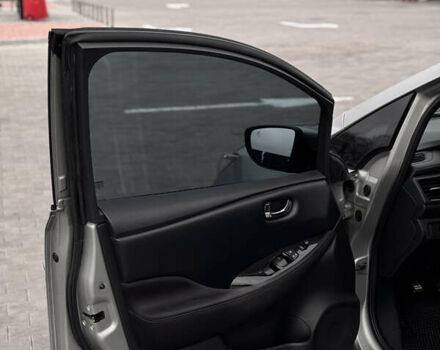 Серый Ниссан Лиф, объемом двигателя 0 л и пробегом 73 тыс. км за 13800 $, фото 22 на Automoto.ua