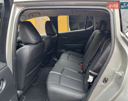 Сірий Ніссан Ліф, об'ємом двигуна 0 л та пробігом 80 тис. км за 15699 $, фото 15 на Automoto.ua