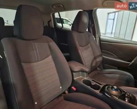 Серый Ниссан Лиф, объемом двигателя 0 л и пробегом 32 тыс. км за 8500 $, фото 8 на Automoto.ua