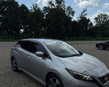 Серый Ниссан Лиф, объемом двигателя 0 л и пробегом 90 тыс. км за 12000 $, фото 2 на Automoto.ua
