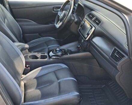 Серый Ниссан Лиф, объемом двигателя 0 л и пробегом 120 тыс. км за 16800 $, фото 4 на Automoto.ua