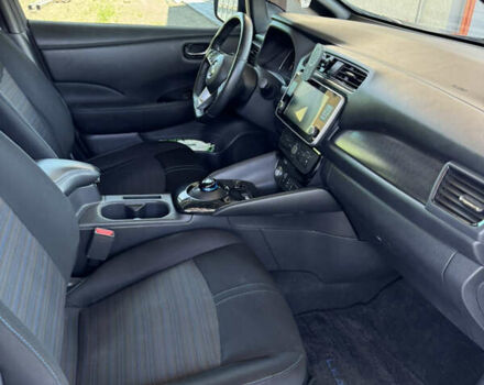 Серый Ниссан Лиф, объемом двигателя 0 л и пробегом 105 тыс. км за 13999 $, фото 7 на Automoto.ua