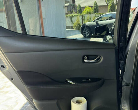 Серый Ниссан Лиф, объемом двигателя 0 л и пробегом 105 тыс. км за 13999 $, фото 11 на Automoto.ua