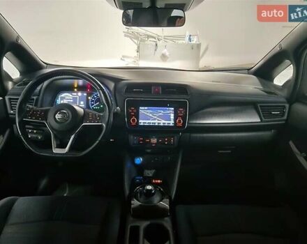 Серый Ниссан Лиф, объемом двигателя 0 л и пробегом 32 тыс. км за 8500 $, фото 5 на Automoto.ua