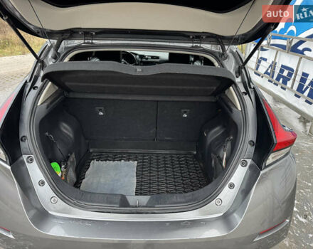 Серый Ниссан Лиф, объемом двигателя 0 л и пробегом 99 тыс. км за 12900 $, фото 9 на Automoto.ua