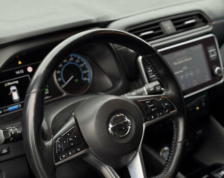 Серый Ниссан Лиф, объемом двигателя 0 л и пробегом 73 тыс. км за 13800 $, фото 21 на Automoto.ua