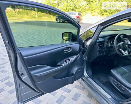 Серый Ниссан Лиф, объемом двигателя 0 л и пробегом 29 тыс. км за 13200 $, фото 29 на Automoto.ua