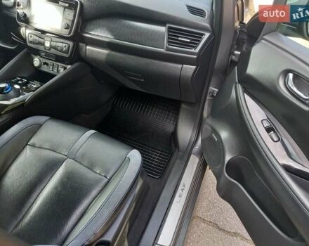 Серый Ниссан Лиф, объемом двигателя 0 л и пробегом 61 тыс. км за 14200 $, фото 3 на Automoto.ua