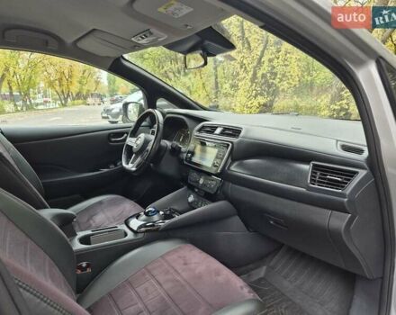 Серый Ниссан Лиф, объемом двигателя 0 л и пробегом 35 тыс. км за 15700 $, фото 23 на Automoto.ua