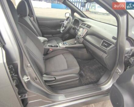 Серый Ниссан Лиф, объемом двигателя 0 л и пробегом 62 тыс. км за 13200 $, фото 5 на Automoto.ua