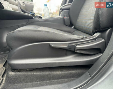 Серый Ниссан Лиф, объемом двигателя 0 л и пробегом 125 тыс. км за 9900 $, фото 33 на Automoto.ua